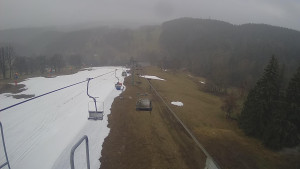 Snow park Paprsek - Lanovka - pohled dolů - 2.4.2023 v 08:10