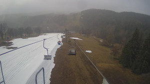 Snow park Paprsek - Lanovka - pohled dolů - 2.4.2023 v 08:20