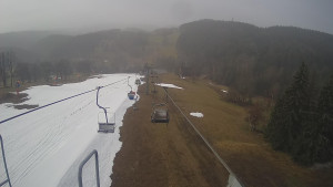Snow park Paprsek - Lanovka - pohled dolů - 2.4.2023 v 08:35
