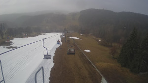 Snow park Paprsek - Lanovka - pohled dolů - 2.4.2023 v 08:40