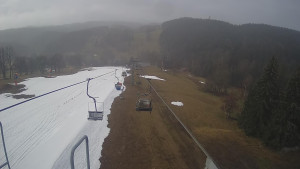 Snow park Paprsek - Lanovka - pohled dolů - 2.4.2023 v 08:45