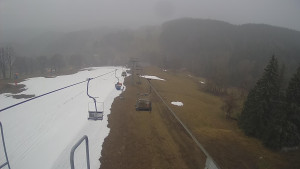 Snow park Paprsek - Lanovka - pohled dolů - 2.4.2023 v 09:15