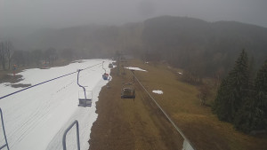 Snow park Paprsek - Lanovka - pohled dolů - 2.4.2023 v 09:25