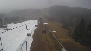 Snow park Paprsek - Lanovka - pohled dolů - 2.4.2023 v 09:40