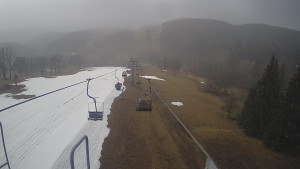 Snow park Paprsek - Lanovka - pohled dolů - 2.4.2023 v 09:55