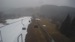 Snow park Paprsek - Lanovka - pohled dolů - 2.4.2023 v 10:30