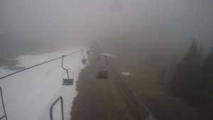Snow park Paprsek - Lanovka - pohled dolů - 2.4.2023 v 12:55
