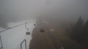 Snow park Paprsek - Lanovka - pohled dolů - 2.4.2023 v 13:15