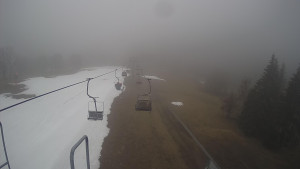 Snow park Paprsek - Lanovka - pohled dolů - 2.4.2023 v 13:25