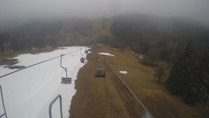 Snow park Paprsek - Lanovka - pohled dolů - 2.4.2023 v 13:40