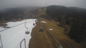 Snow park Paprsek - Lanovka - pohled dolů - 2.4.2023 v 13:45