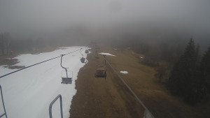 Snow park Paprsek - Lanovka - pohled dolů - 2.4.2023 v 14:05