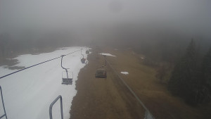 Snow park Paprsek - Lanovka - pohled dolů - 2.4.2023 v 14:10
