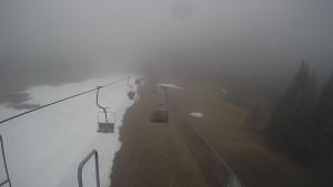 Snow park Paprsek - Lanovka - pohled dolů - 2.4.2023 v 14:30