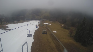 Snow park Paprsek - Lanovka - pohled dolů - 2.4.2023 v 15:00