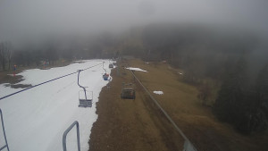 Snow park Paprsek - Lanovka - pohled dolů - 2.4.2023 v 15:15