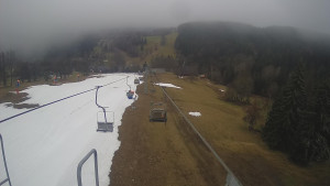 Snow park Paprsek - Lanovka - pohled dolů - 2.4.2023 v 15:25