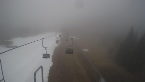 Snow park Paprsek - Lanovka - pohled dolů - 2.4.2023 v 15:55