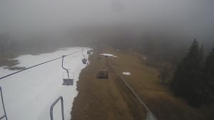 Snow park Paprsek - Lanovka - pohled dolů - 2.4.2023 v 16:05