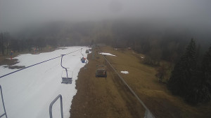 Snow park Paprsek - Lanovka - pohled dolů - 2.4.2023 v 16:10