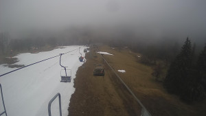 Snow park Paprsek - Lanovka - pohled dolů - 2.4.2023 v 16:55