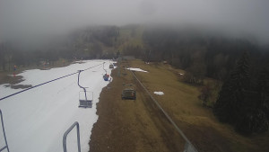 Snow park Paprsek - Lanovka - pohled dolů - 2.4.2023 v 17:20