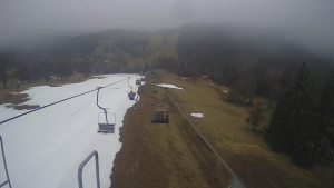 Snow park Paprsek - Lanovka - pohled dolů - 2.4.2023 v 18:15