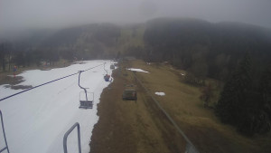 Snow park Paprsek - Lanovka - pohled dolů - 2.4.2023 v 18:30