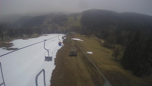 Snow park Paprsek - Lanovka - pohled dolů - 2.4.2023 v 18:45