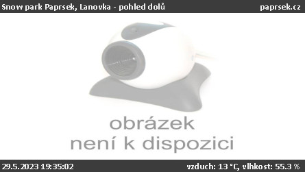Snow park Paprsek - Lanovka - pohled dolů - 29.5.2023 v 19:35