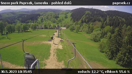 Snow park Paprsek - Lanovka - pohled dolů - 30.5.2023 v 10:35