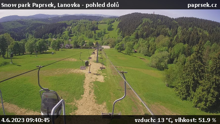 Snow park Paprsek - Lanovka - pohled dolů - 4.6.2023 v 09:40