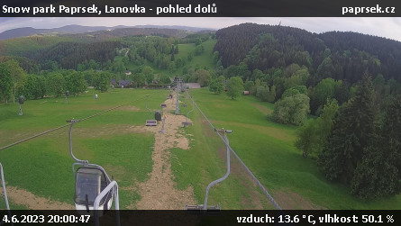 Snow park Paprsek - Lanovka - pohled dolů - 4.6.2023 v 20:00