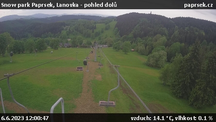 Snow park Paprsek - Lanovka - pohled dolů - 6.6.2023 v 12:00