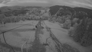 Snow park Paprsek - Lanovka - pohled dolů - 7.6.2023 v 04:20