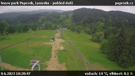 Snow park Paprsek - Lanovka - pohled dolů - 9.6.2023 v 10:20