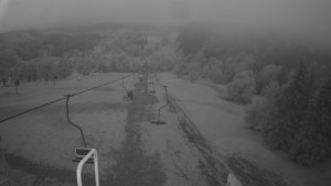 Snow park Paprsek - Lanovka - pohled dolů - 10.6.2023 v 04:15