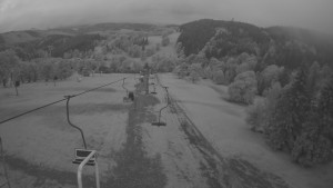 Snow park Paprsek - Lanovka - pohled dolů - 10.6.2023 v 04:25