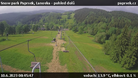 Snow park Paprsek - Lanovka - pohled dolů - 10.6.2023 v 08:45