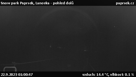 Snow park Paprsek - Lanovka - pohled dolů - 22.9.2023 v 01:00