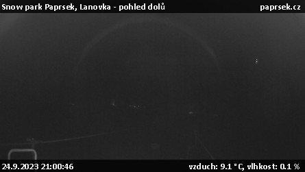 Snow park Paprsek - Lanovka - pohled dolů - 24.9.2023 v 21:00