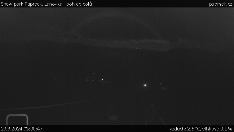 Snow park Paprsek - Lanovka - pohled dolů - 29.3.2024 v 03:00