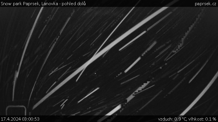 Snow park Paprsek - Lanovka - pohled dolů - 17.4.2024 v 03:00