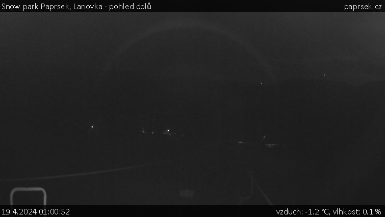 Snow park Paprsek - Lanovka - pohled dolů - 19.4.2024 v 01:00