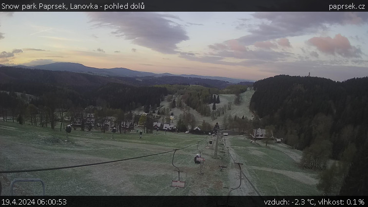 Snow park Paprsek - Lanovka - pohled dolů - 19.4.2024 v 06:00