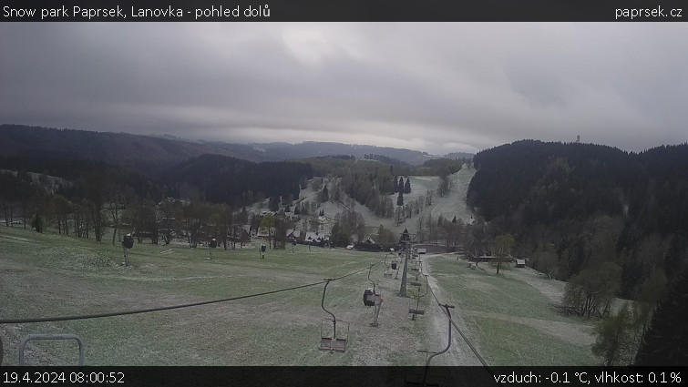 Snow park Paprsek - Lanovka - pohled dolů - 19.4.2024 v 08:00