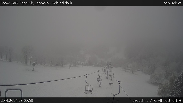 Snow park Paprsek - Lanovka - pohled dolů - 20.4.2024 v 08:00