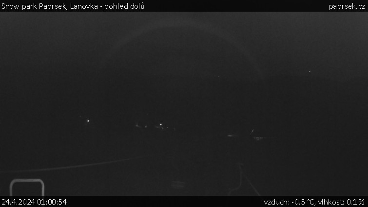 Snow park Paprsek - Lanovka - pohled dolů - 24.4.2024 v 01:00