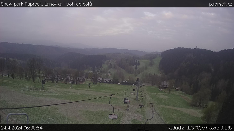 Snow park Paprsek - Lanovka - pohled dolů - 24.4.2024 v 06:00