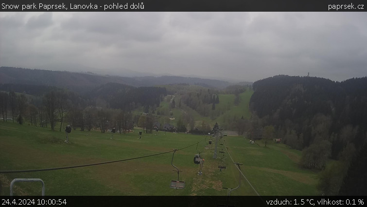 Snow park Paprsek - Lanovka - pohled dolů - 24.4.2024 v 10:00